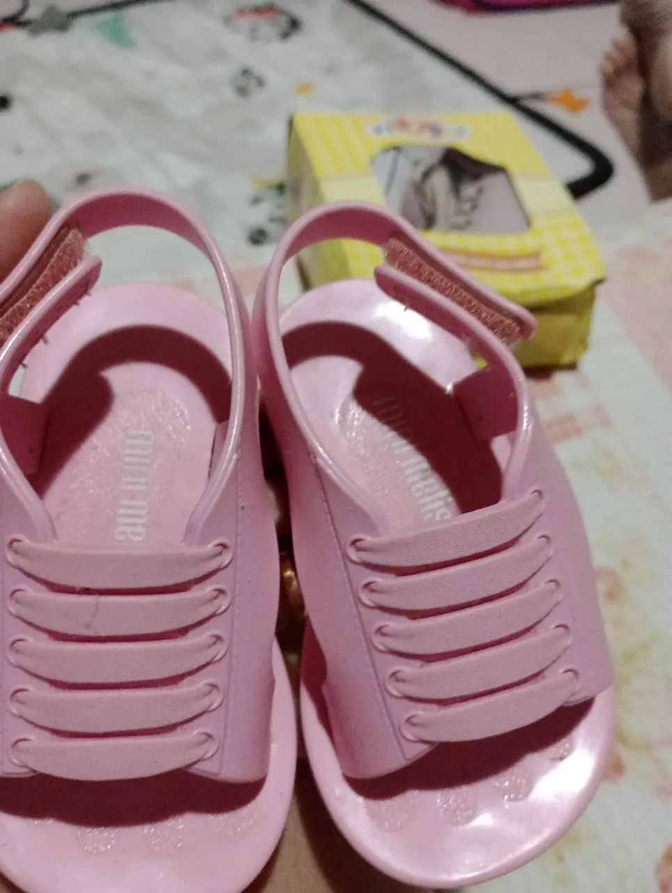 Sandália e tênis infantis rosa, pouco usados lindos . Tam 17/18