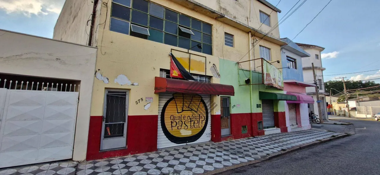 Prédio para comprar com salões comerciais e kitnets na Vila Carvalho em Sorocaba/SP