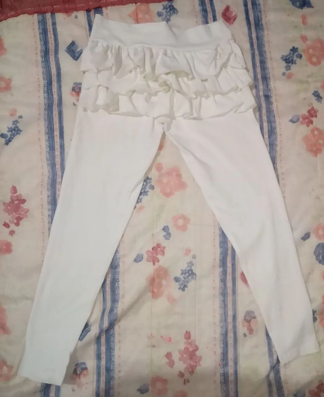 Calça Legging com Saia Branca - Conforto e Estilo - Foto 3