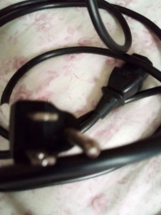 Vendo um Cabo de Força com três pinos, novo, cor preto (veja descrição).  - Foto 2