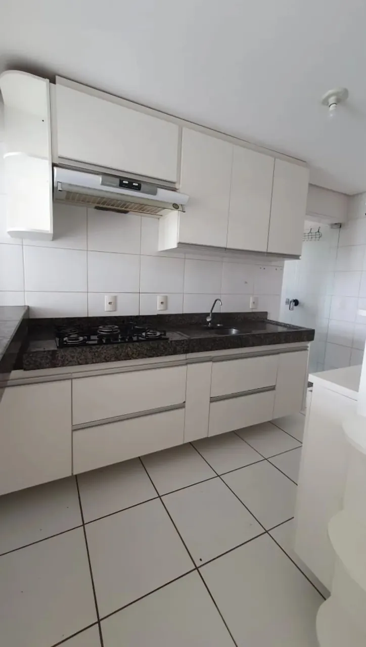 Vende-se apartamento de 2/4 sendo uma suíte com Planejados na cozinha na Qd 304 norte em P