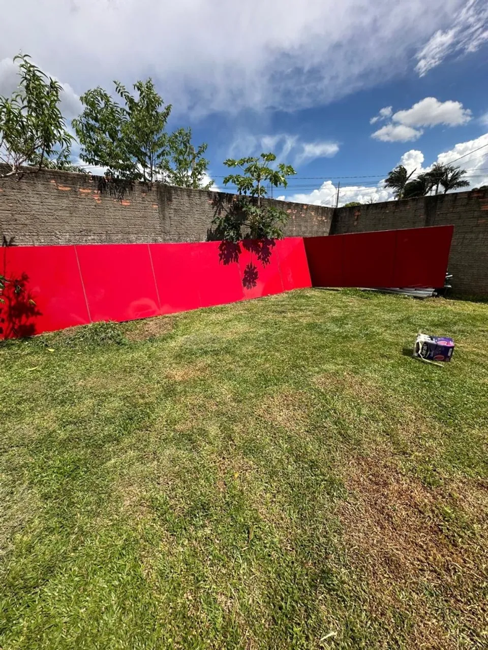 Painel Vermelho para Exposição - Equipamento Comercial