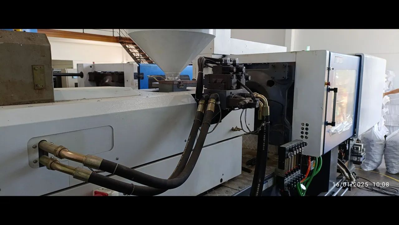 Injetora GoldenEagle 220 Servomotor ano 2022 - Foto 4