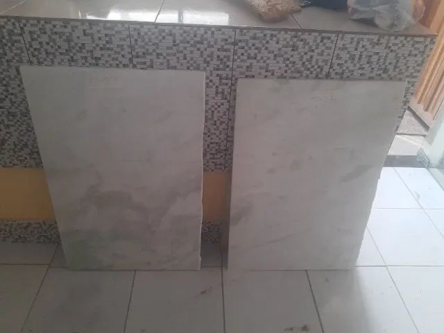 Vendo essas duas placa de granito branco tamanho 87x57 Contato 27)9. *861 - Foto 3