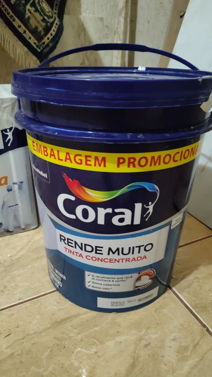 Tinta coral ,branco gelo 