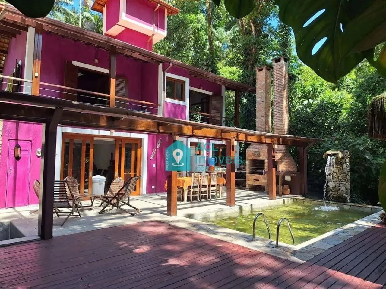 Casa à Venda em Camburi - 6 Suítes em Meio à Natureza em Terreno de 1200m² - CA0102.