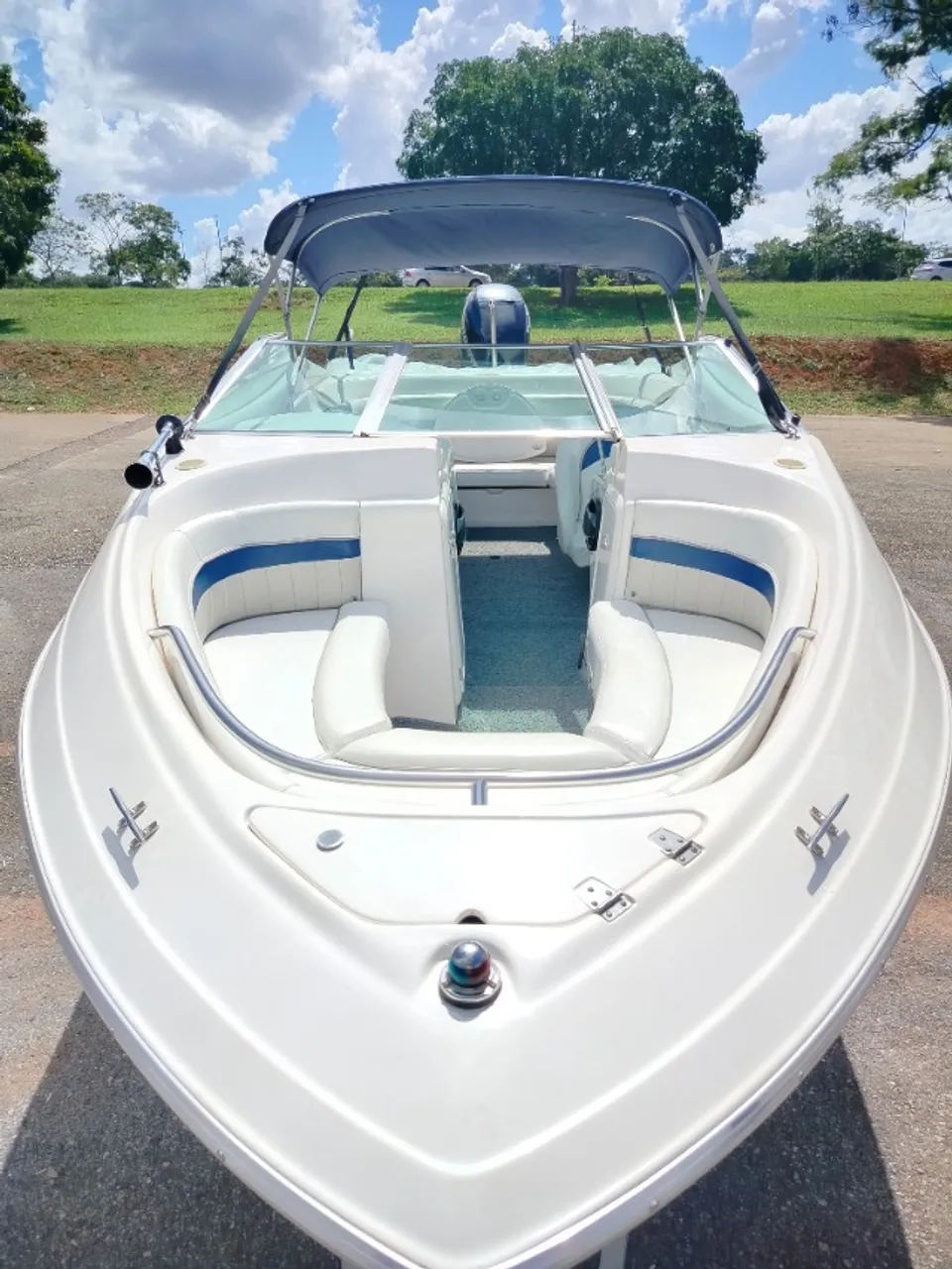 LANCHA VENTURA DE 23PES" COM MOTOR MERCURY 225 HP