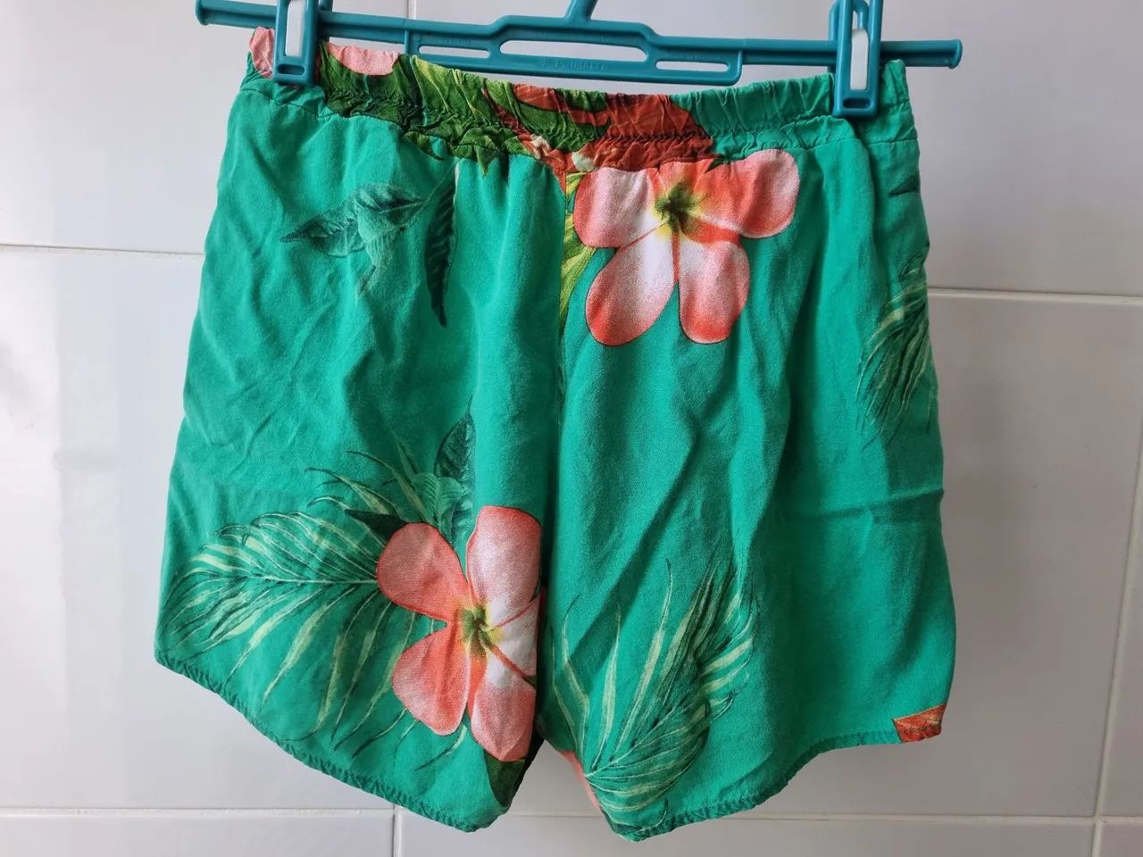 short verde com flores - Foto 2