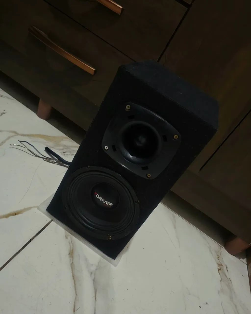 Caixa médio 6 polegadas e Super tweeter ST200 JBL selenium. 