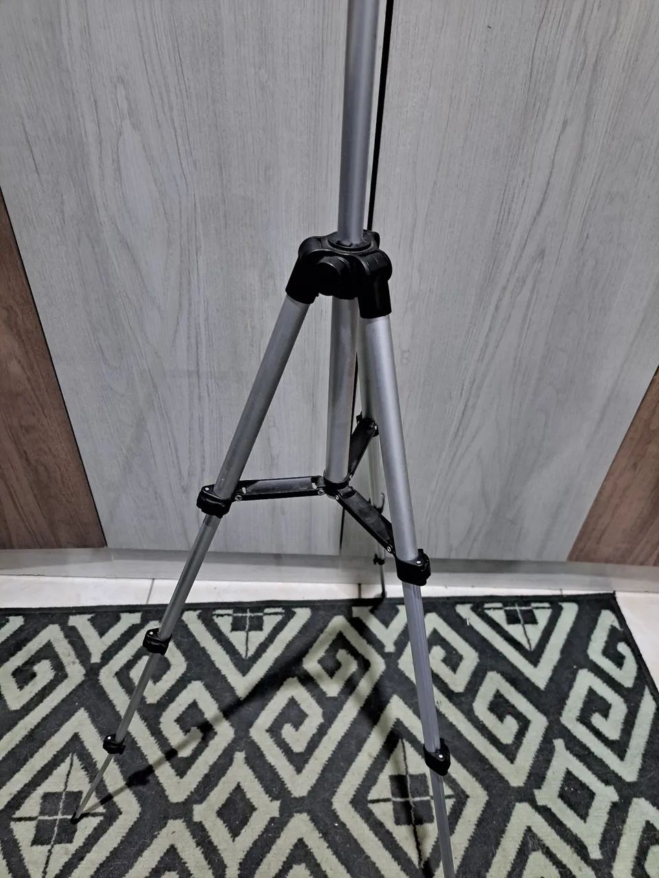 Tripé para celular ou camera