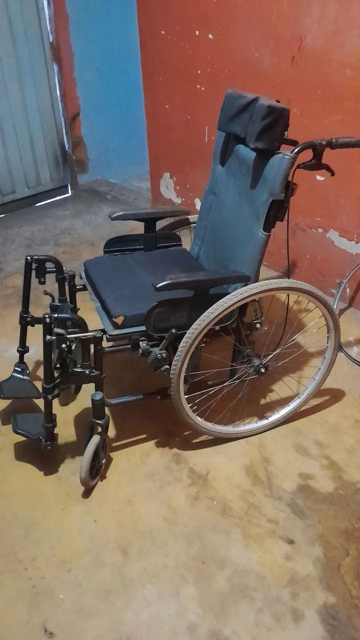 Cadeira de rodas reclinavel cama - Foto 2