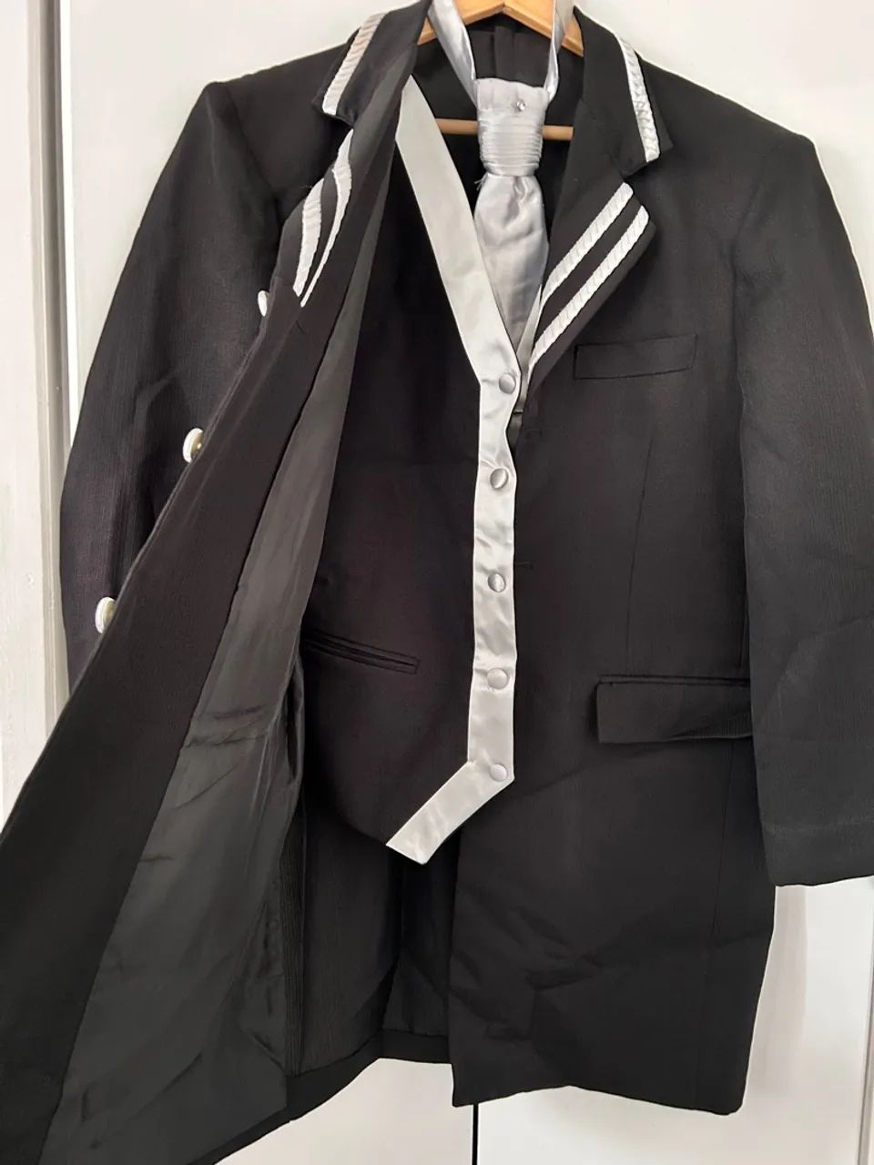 Blazer preto com detalhes brancos - Foto 2