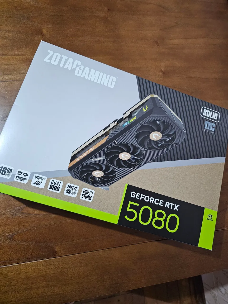 Placa de Vídeo Zotac GeForce RTX 5080 - Solid Edition