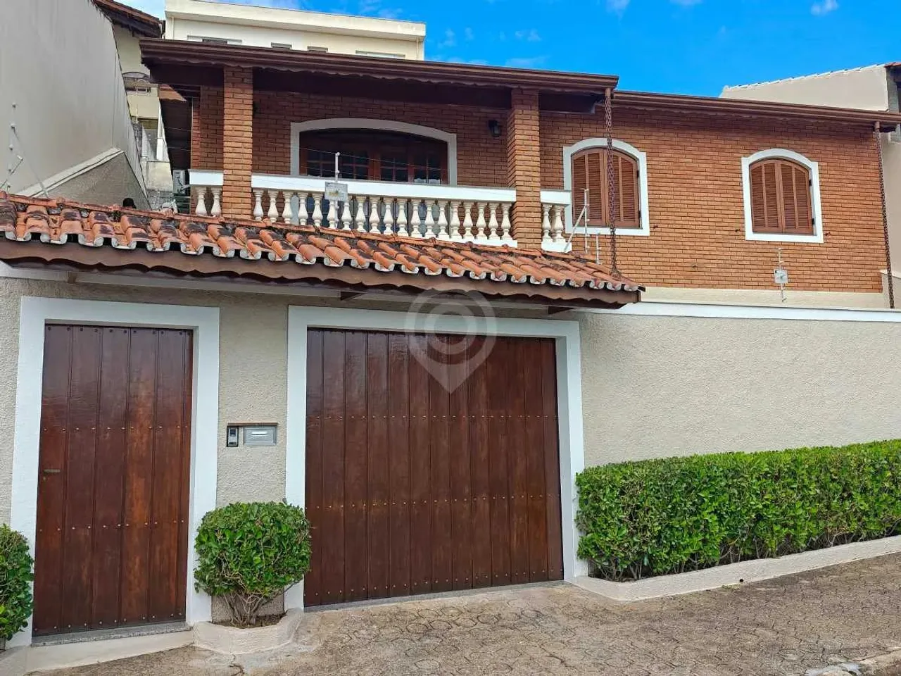 Casa de rua : / Residencial / Jardim Tereza