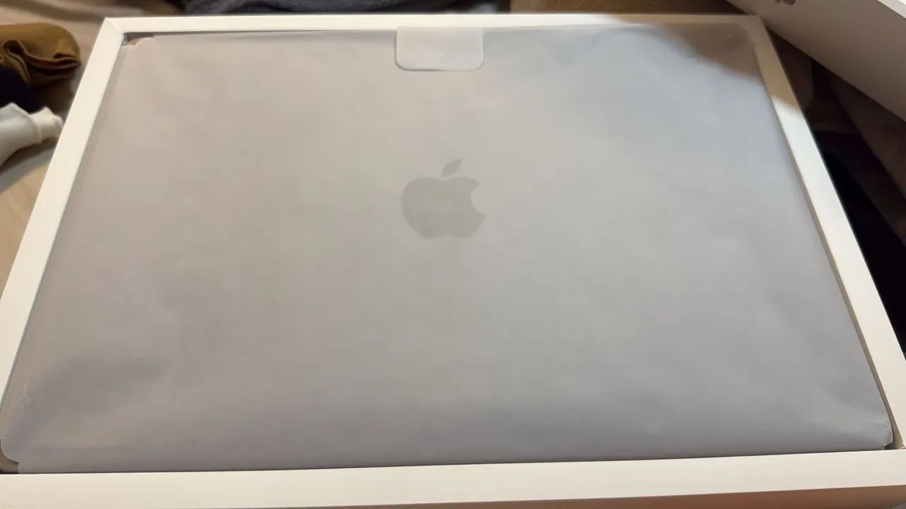 MacBook Air 15 M2 8GB SSD 512 no plástico + mouse Apple  - Foto 4