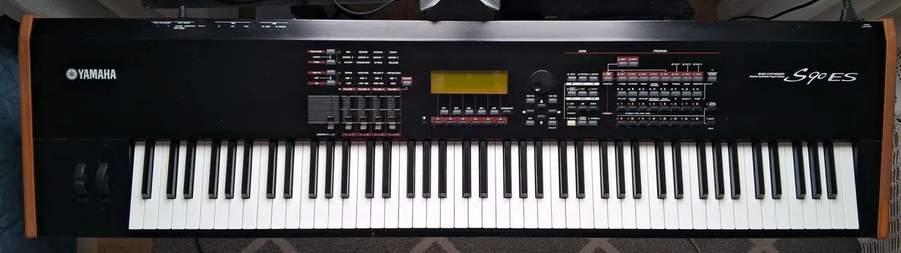Teclado Yamaha S90 ES