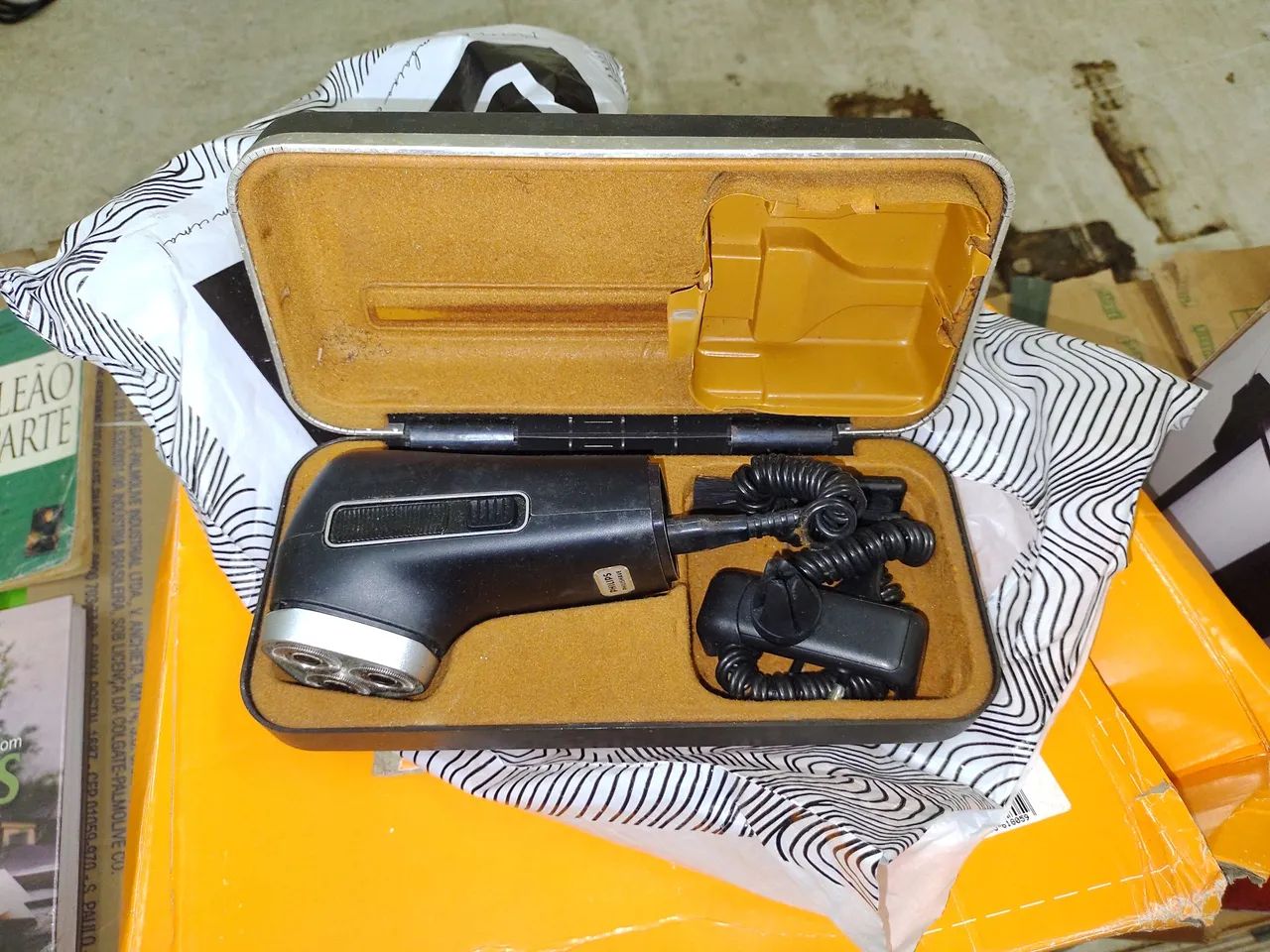 Barbeador Philips Antigo, ainda tenho a caixa. - Foto 2