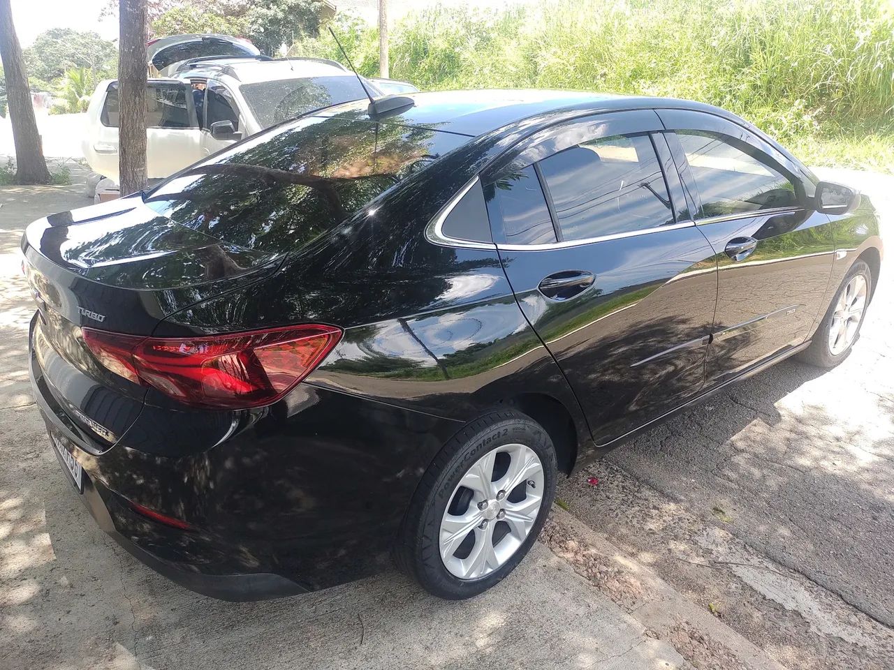 Ônix sedan Premium 2020 aceito troca - Foto 2