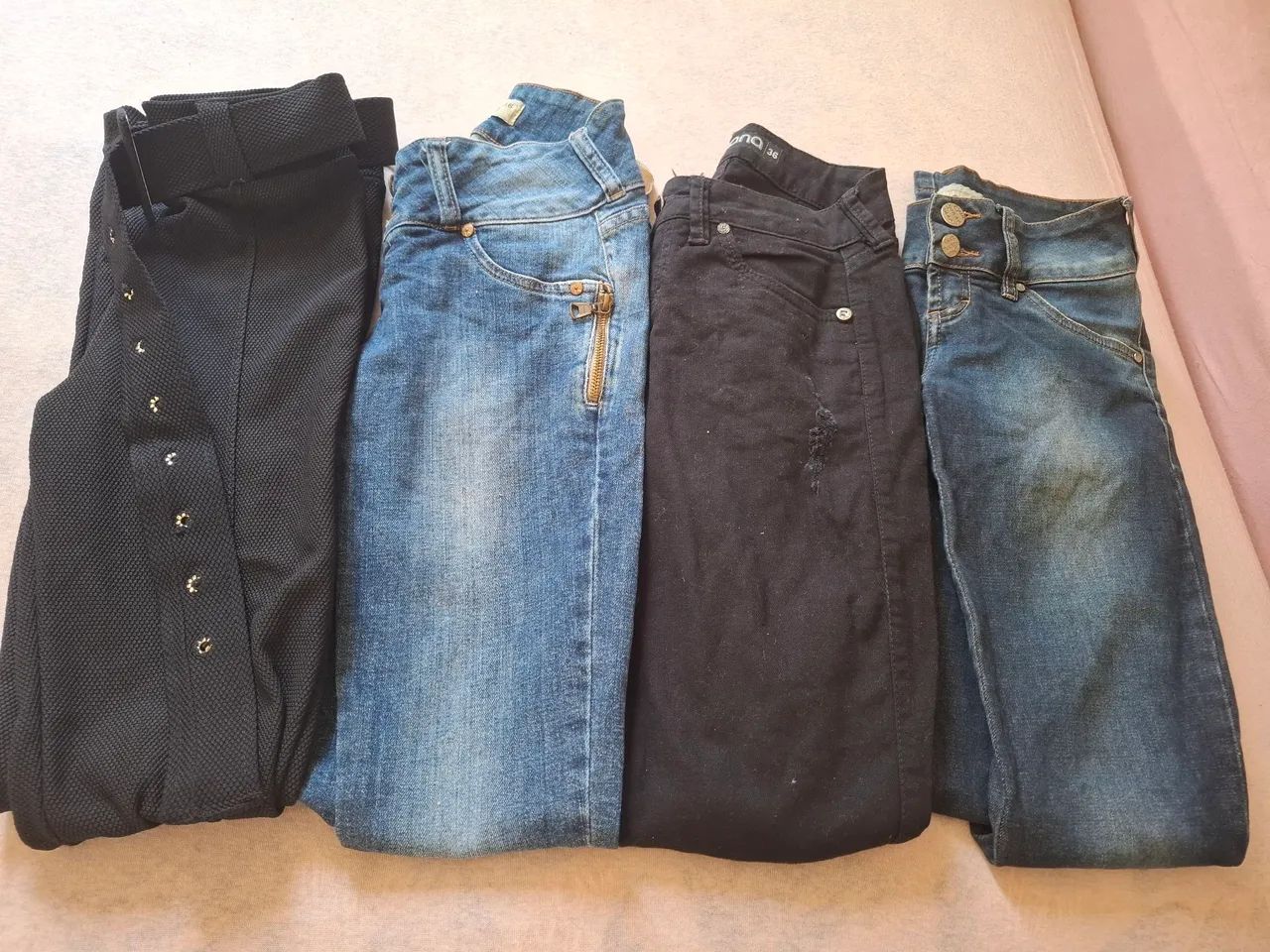 Kit com 4 Calças Jeans e Social Femininas