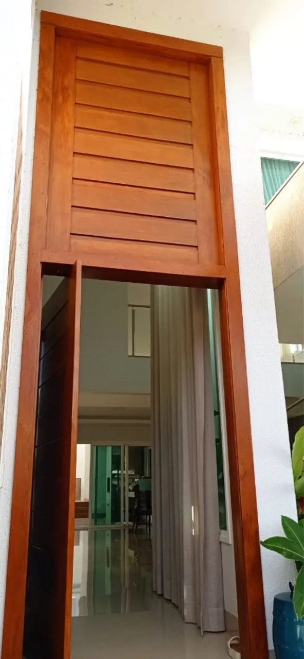 Casa 4 suítes, escritório e área de lazer na 303 sul para locação