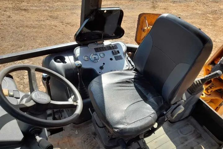 Retroescavadeira JCB 2014. (transferência de divida) - Foto 3