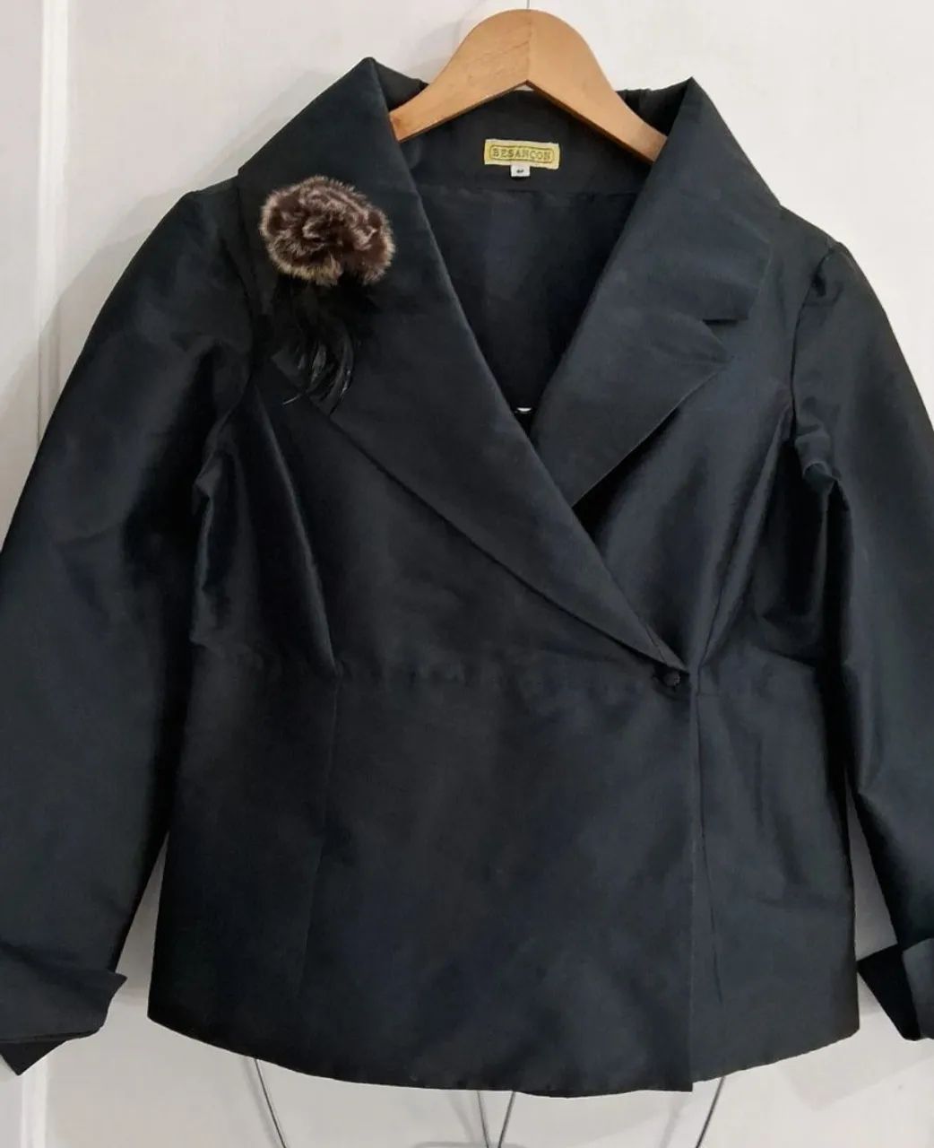 Blazer com  broche Besancon tam  - Foto 2
