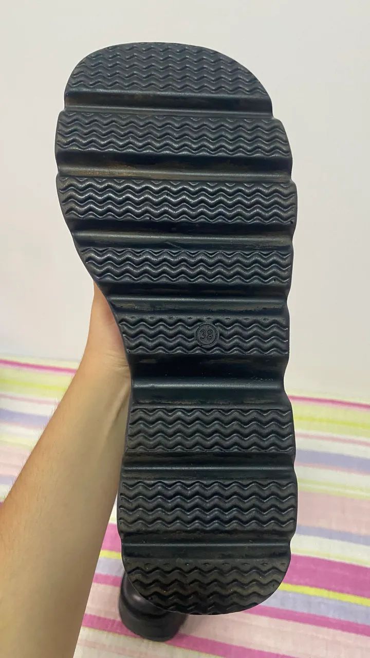 Bota plataforma cano médio  - Foto 4