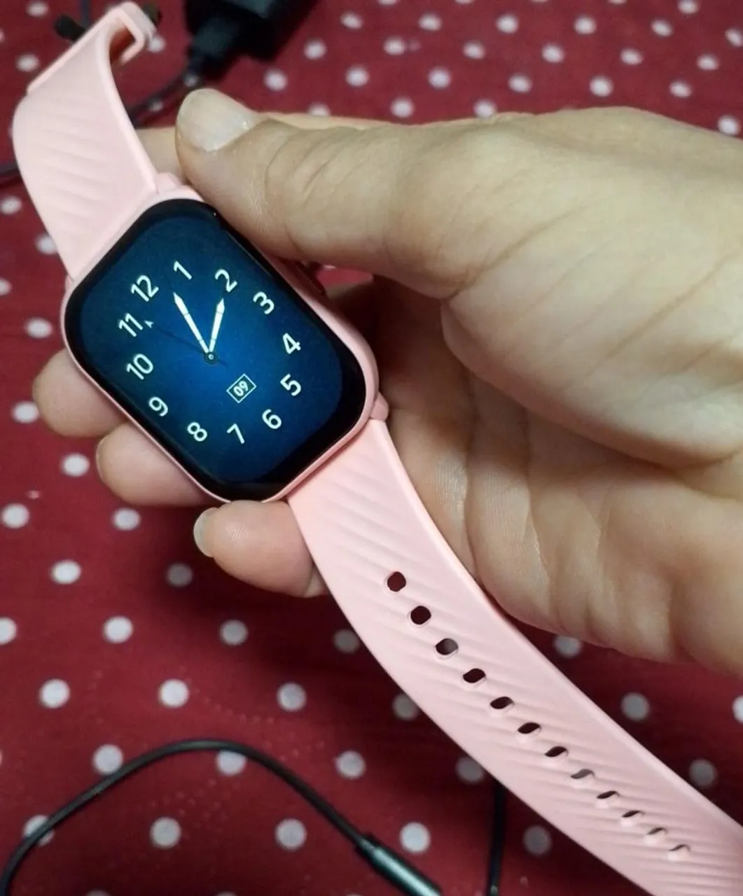 Smartwatch Rosa com Design Moderno