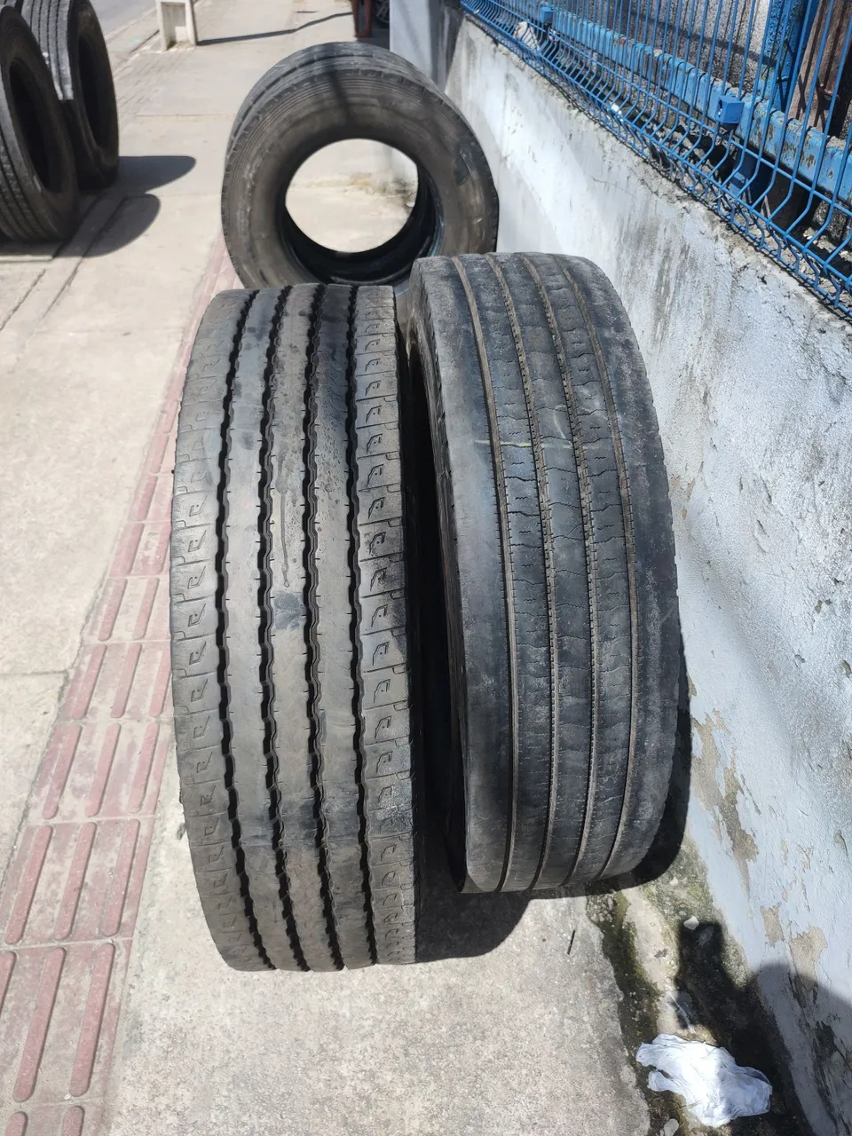 Pneu 295/80r22,5