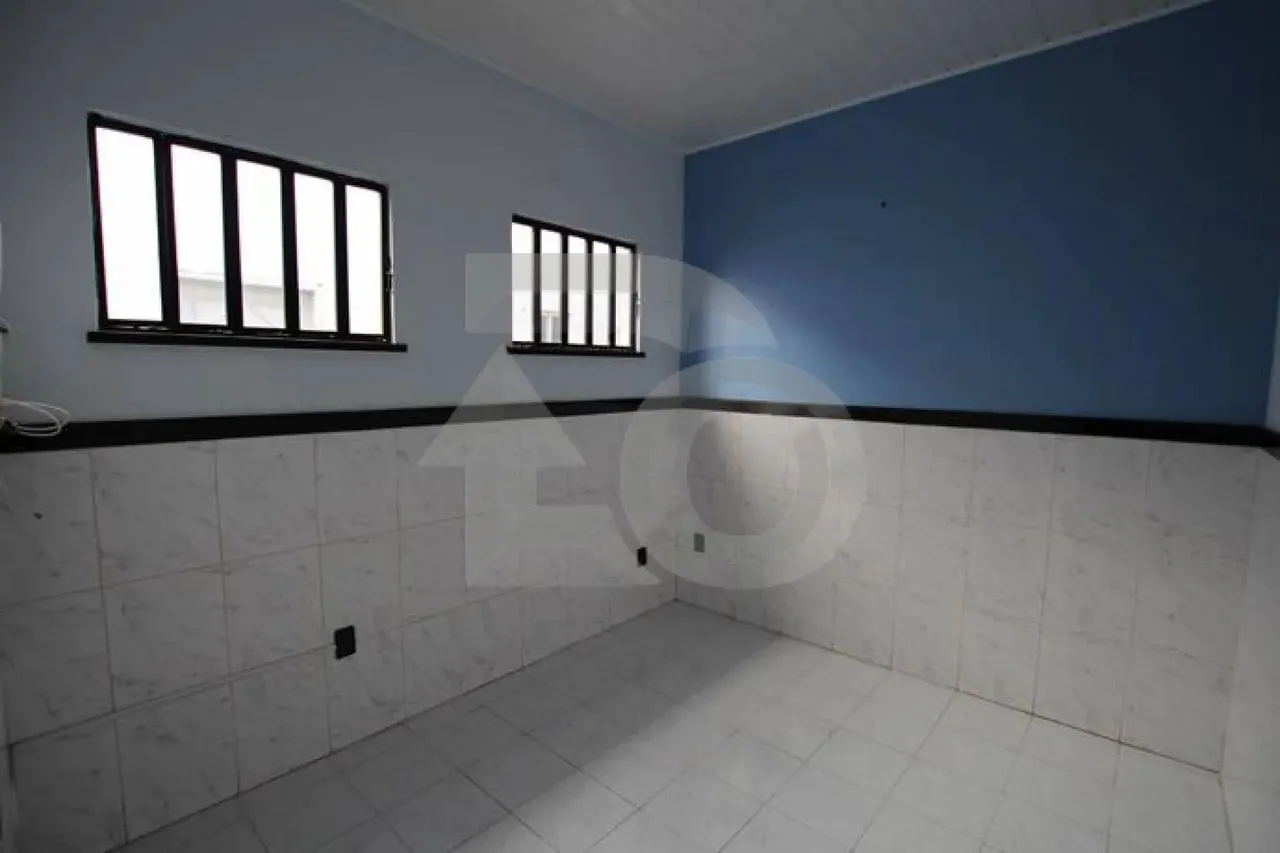 Casa à Venda no Orlando Dantas: 3 Vagas de Garagem e Cozinha com Armário Novo