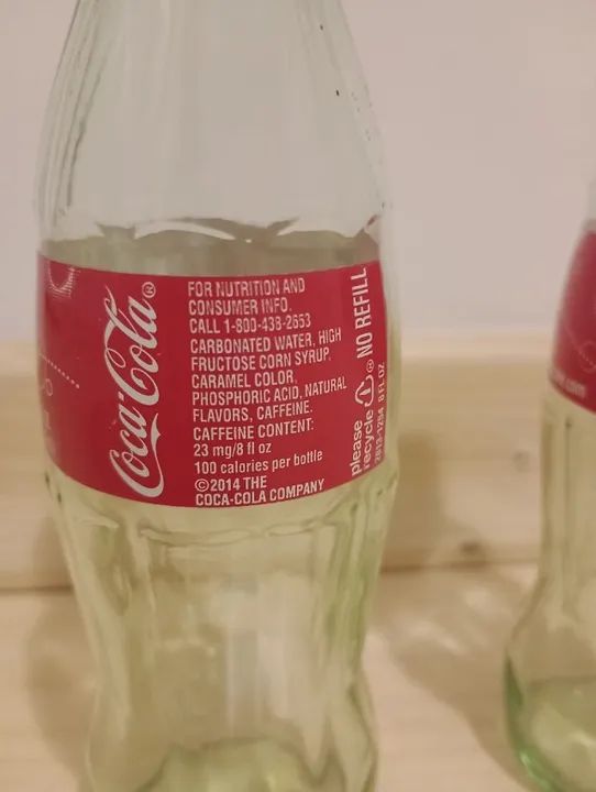 Kit com 2 garrafas World of Coca-Cola - Foto 2
