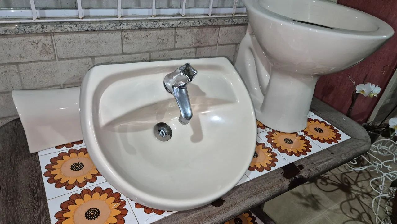 Vaso sanitário e lavatório completo - Foto 4