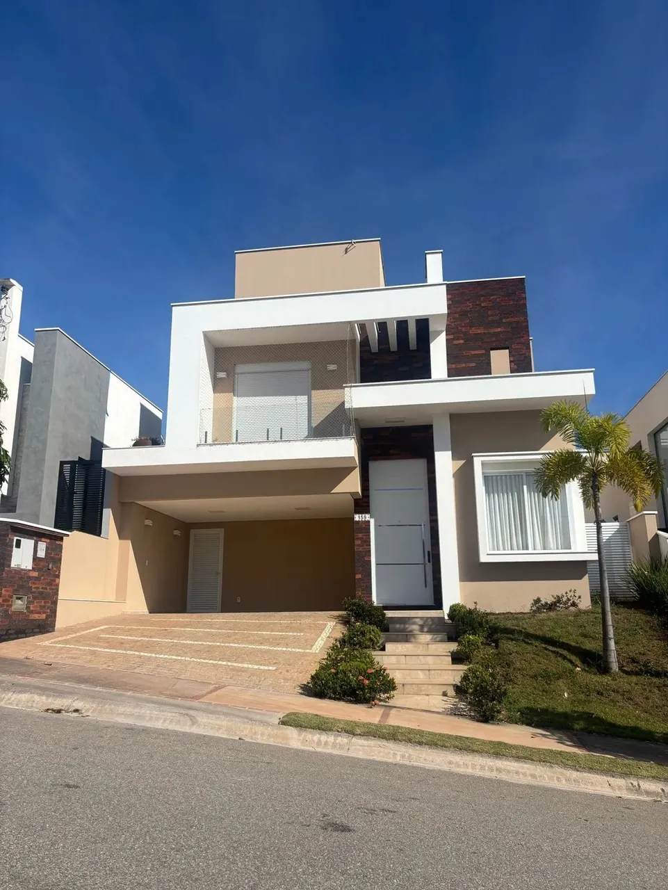 Sobrado com Piscina no Residencial Cyrela Esplanada