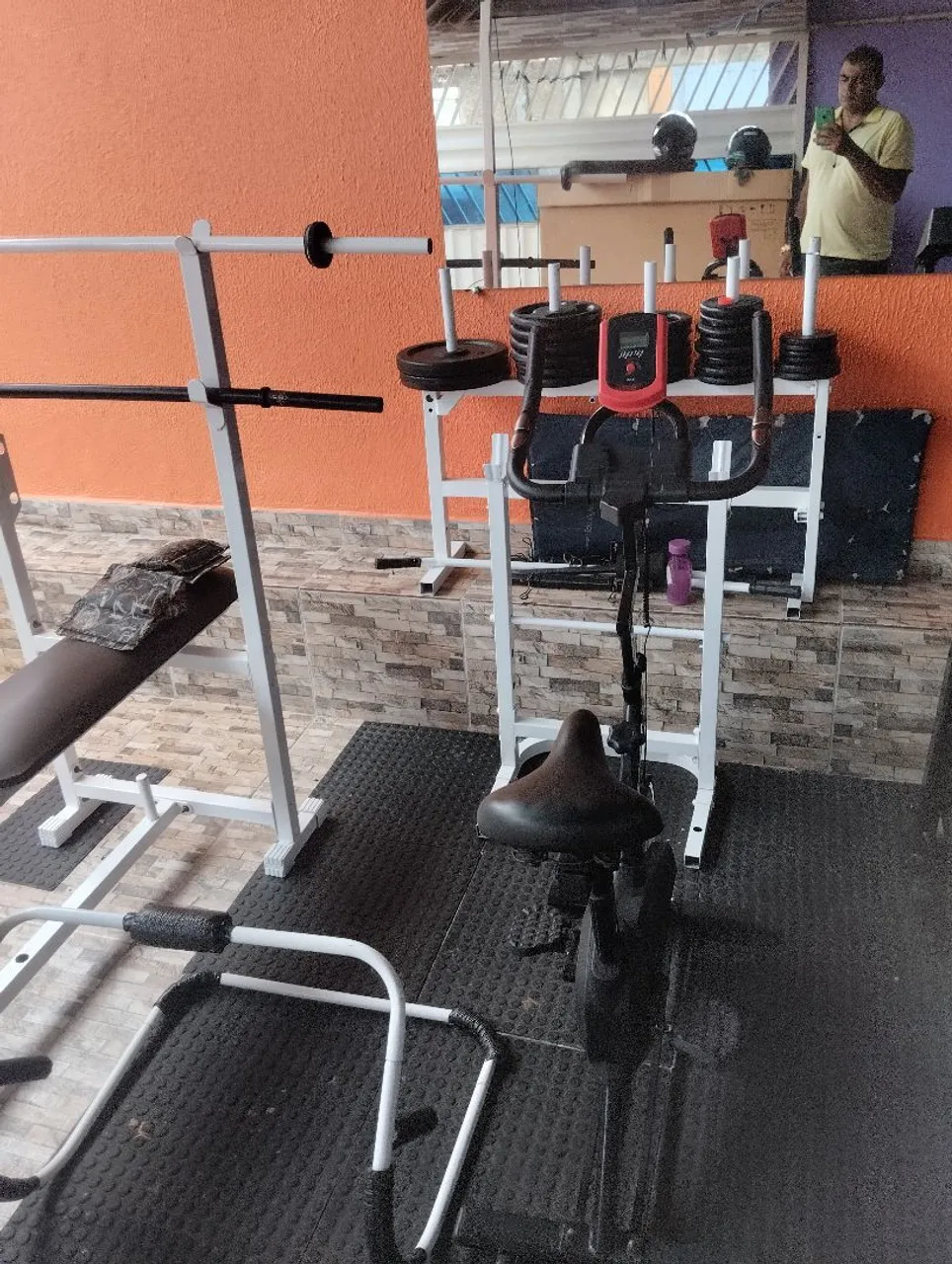 Aparelhos de Ginástica - Bicicleta Ergométrica e Equipamentos
