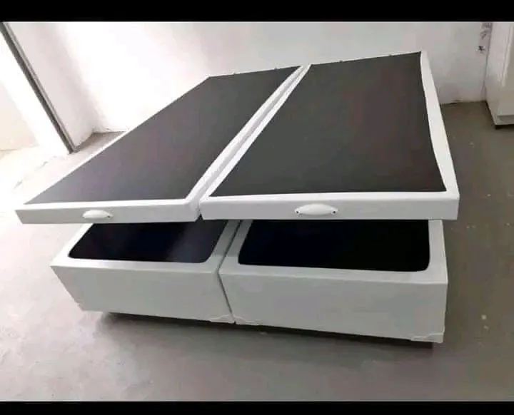 Cama Box de casal e queen bipartida com baú