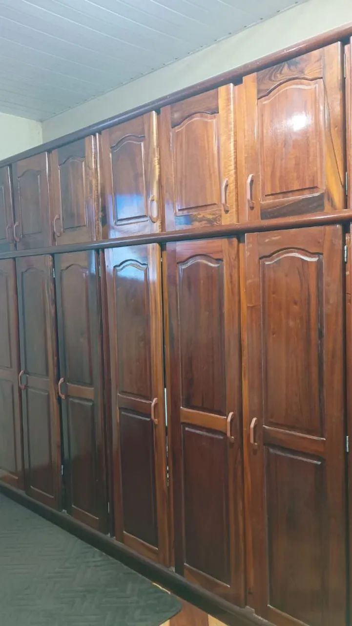 Guarda Roupas de 6 portas em Madeira Muiracatiara