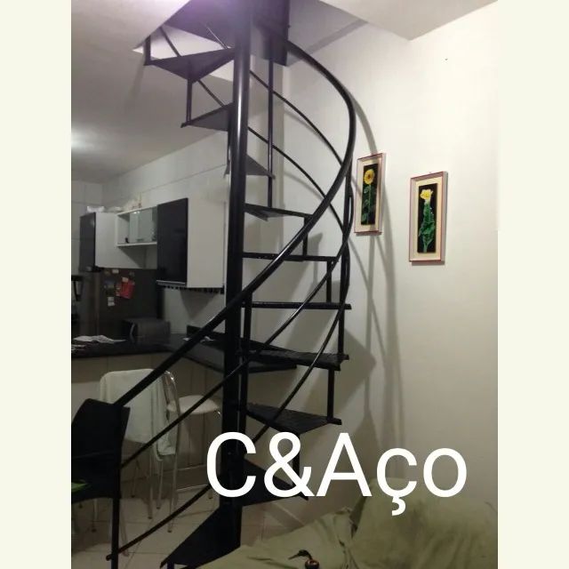 Escada caracol em ferro e galvanizado  - Foto 5