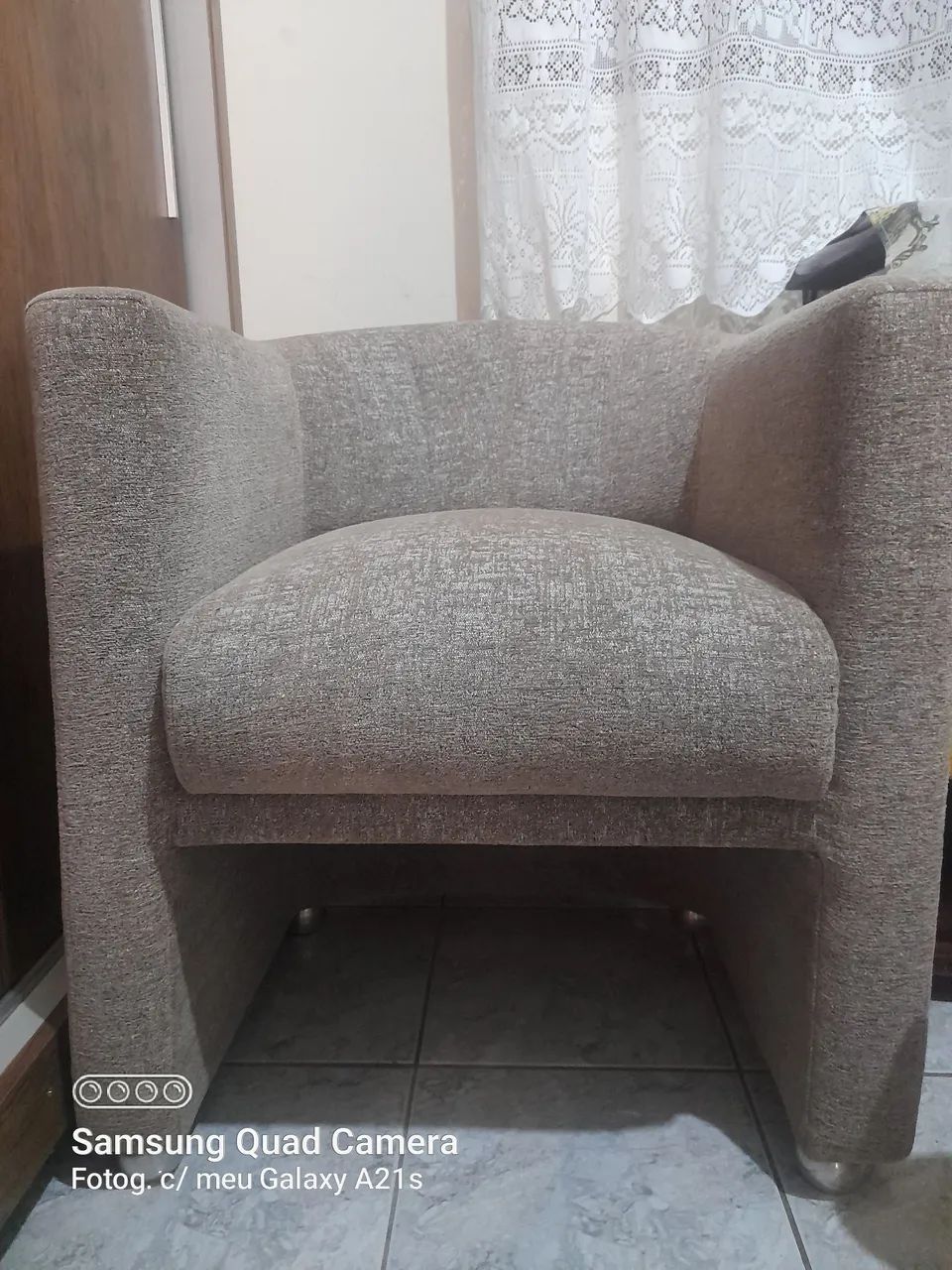 03 Poltronas Confortáveis e Elegantes 