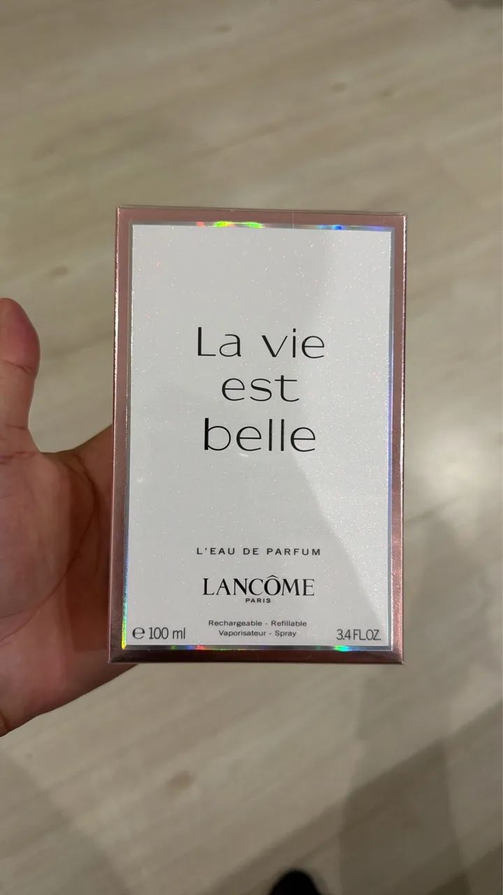 Perfuma La Vie est Belle marca Lancôme
