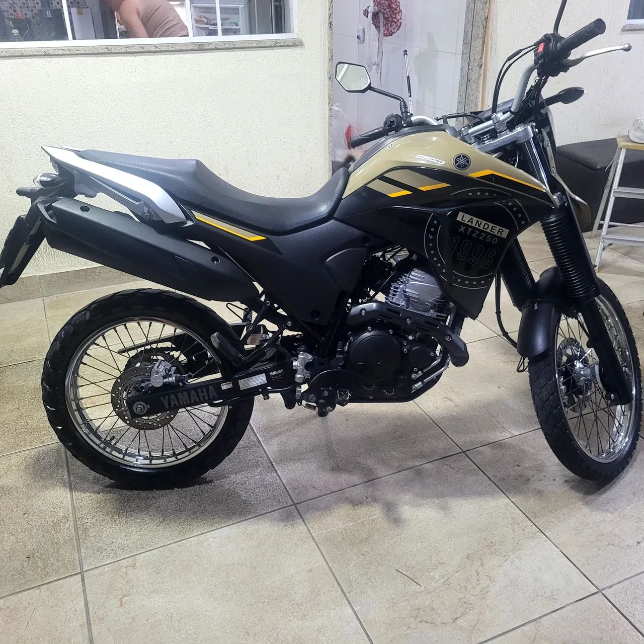 LANDER 250