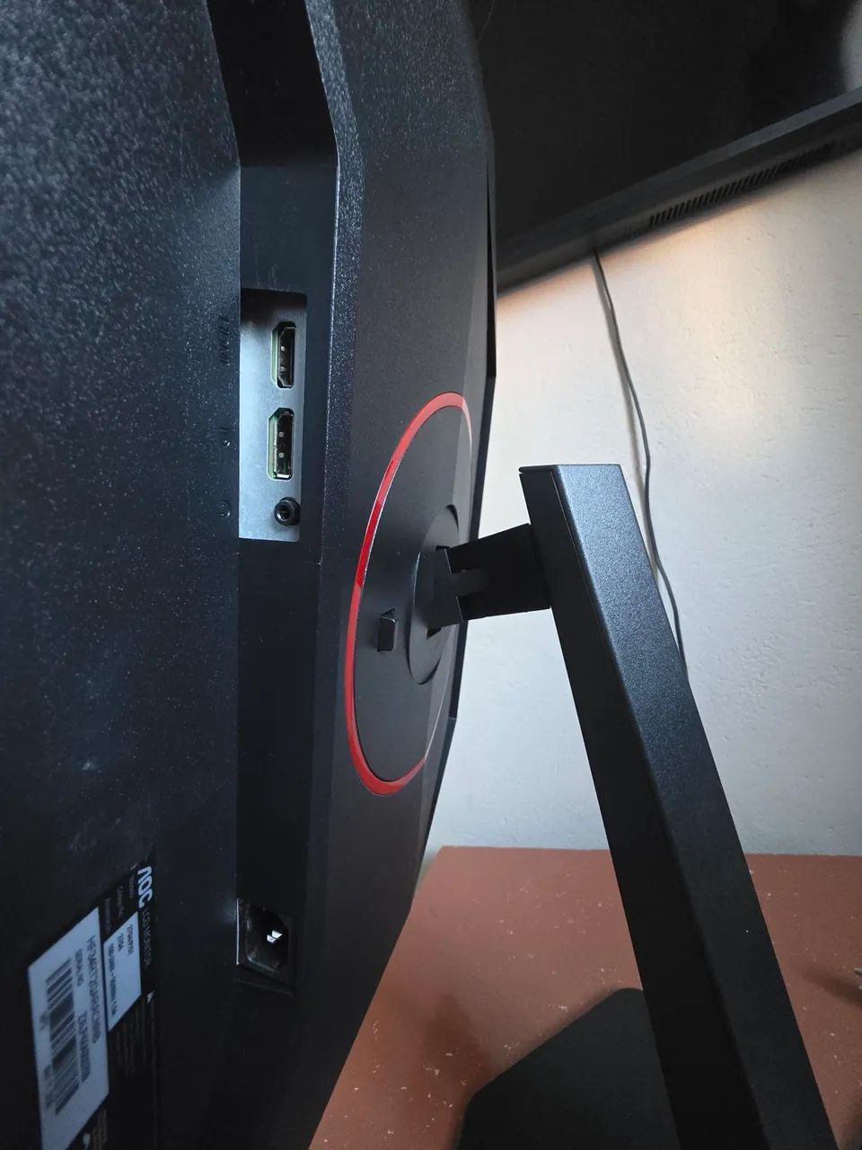 Monitor gamer 27 polegadas AOC com braço articulado VESA - Foto 4
