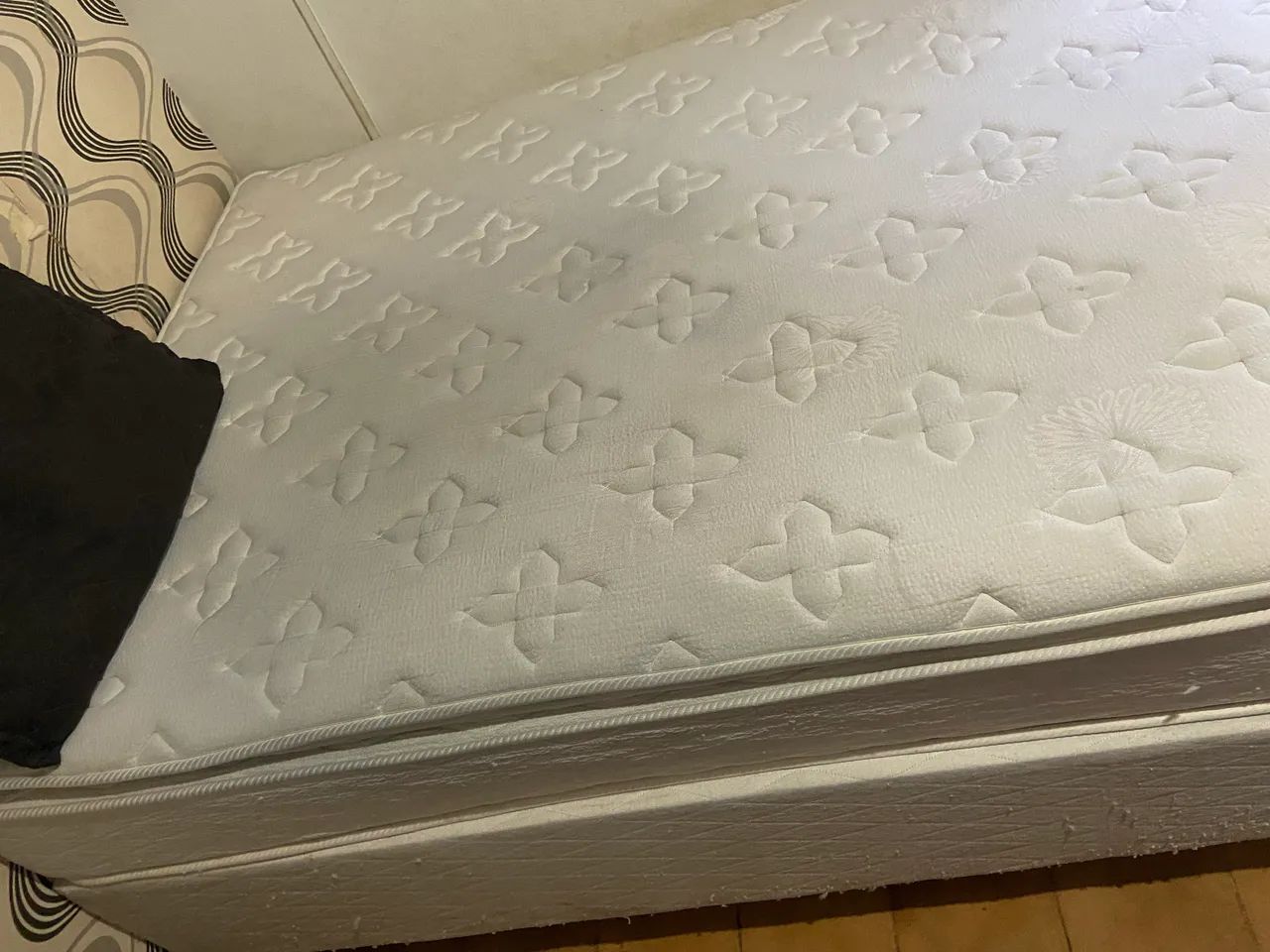 VENDO CAMA DE CASAL 