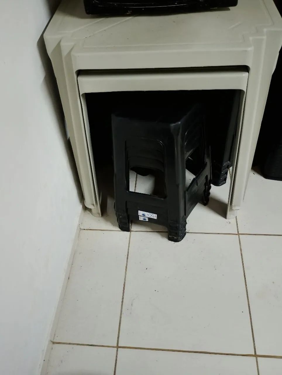 Duas mesas semi novas!