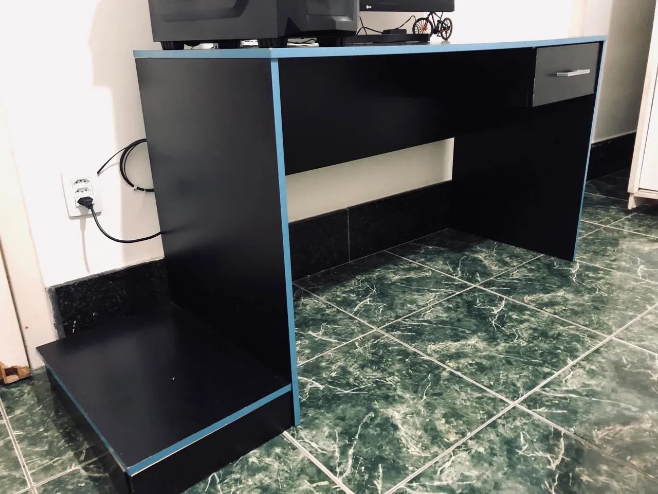 Mesa gamer preto com azul 200 - Foto 4