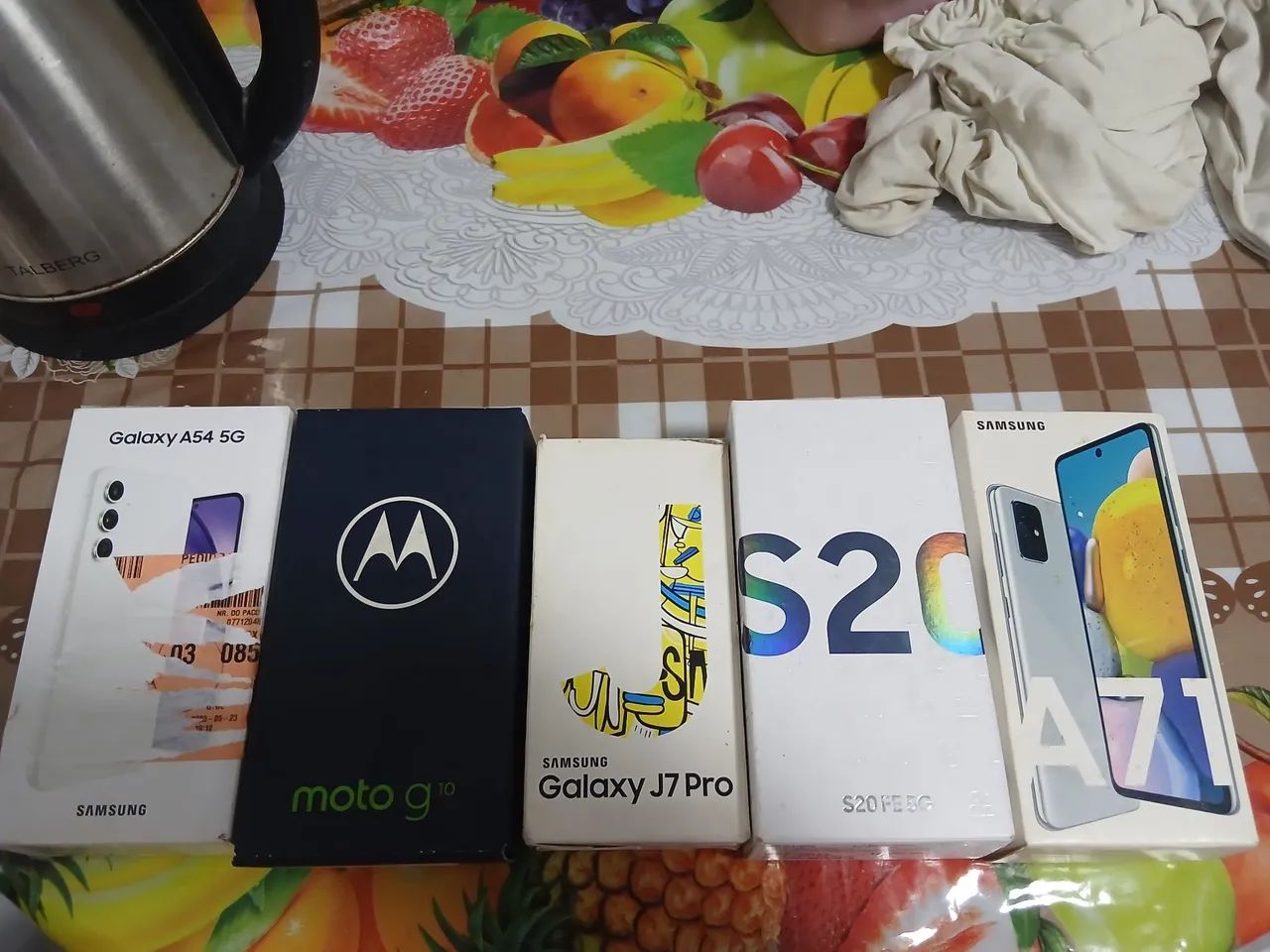 Caixas de celular smartphone leia o anúncio 