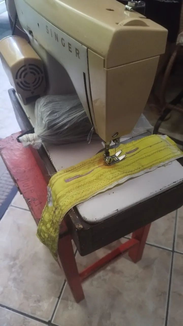 Vendo máquina Singer Zigzag  - Foto 4