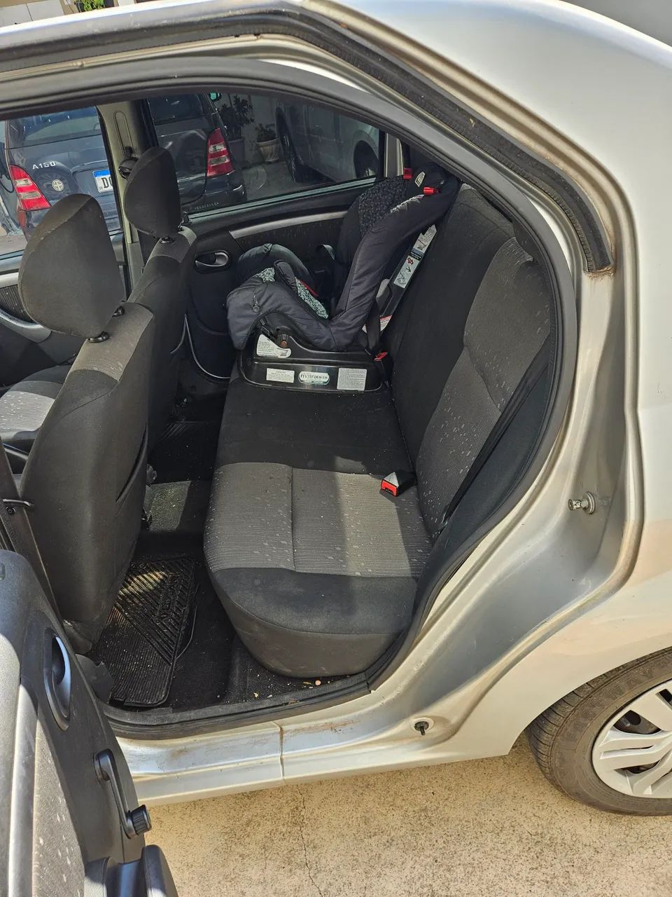 Renault Logan Expression Hi-flex 1.6 8V 4P 2013 - Foto 3