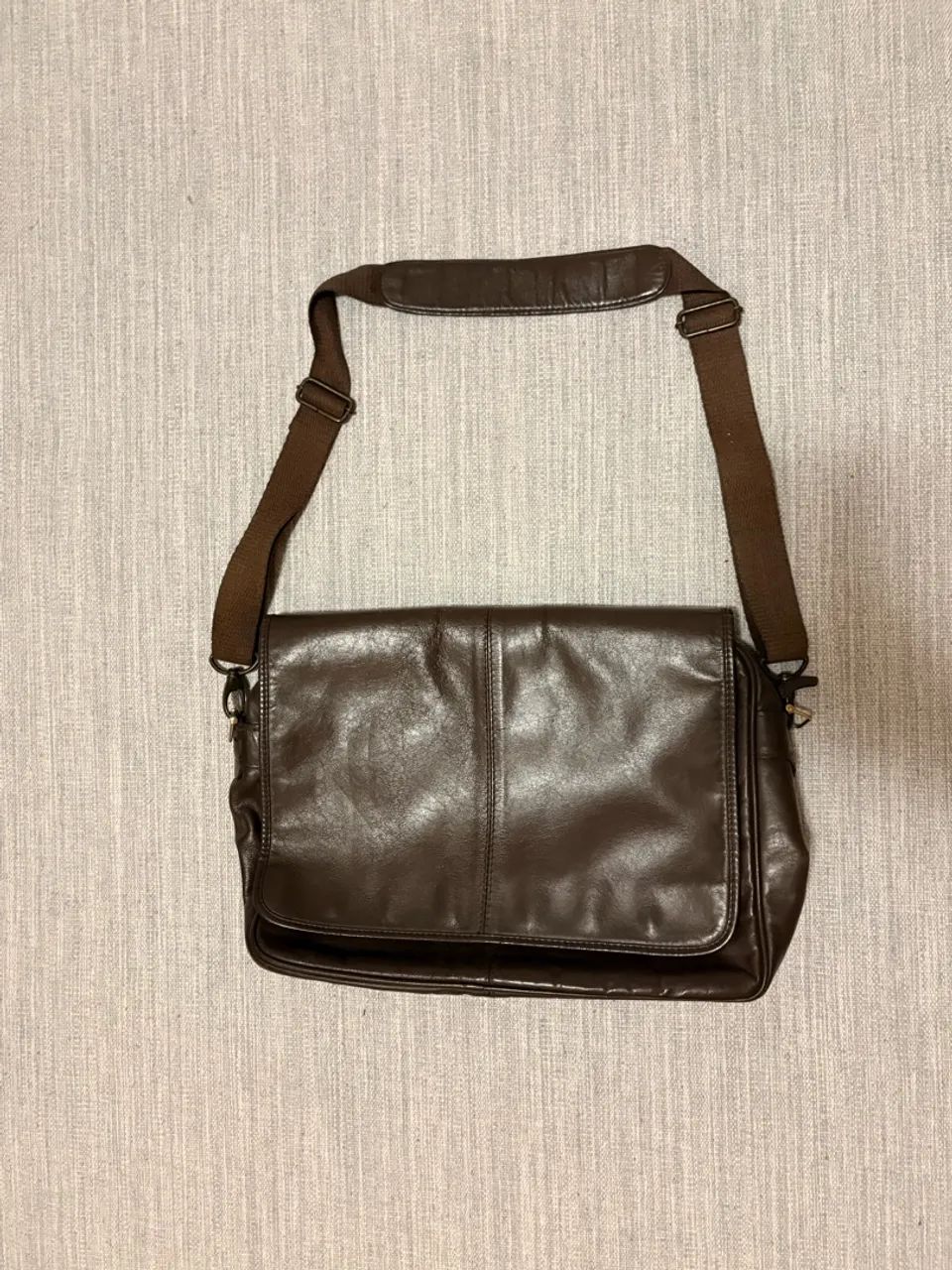 Bolsa de couro estilo carteiro