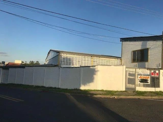 Galpão Comercial 381m² | Mezanino e Estacionamento | Sorocaba-SP