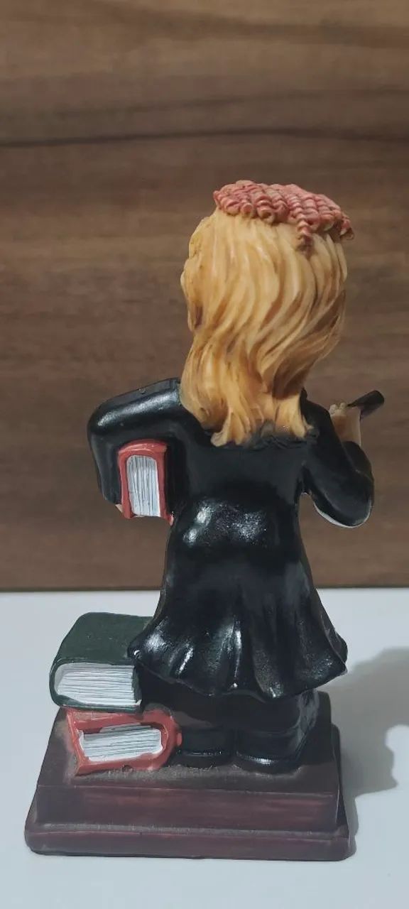 Bibelô Decorativo Advogada em Resina 10 cm - Foto 5